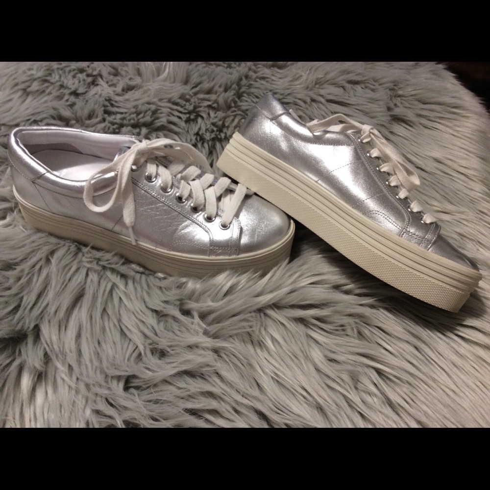Women’s supper cute thick sole tennis shoe…
